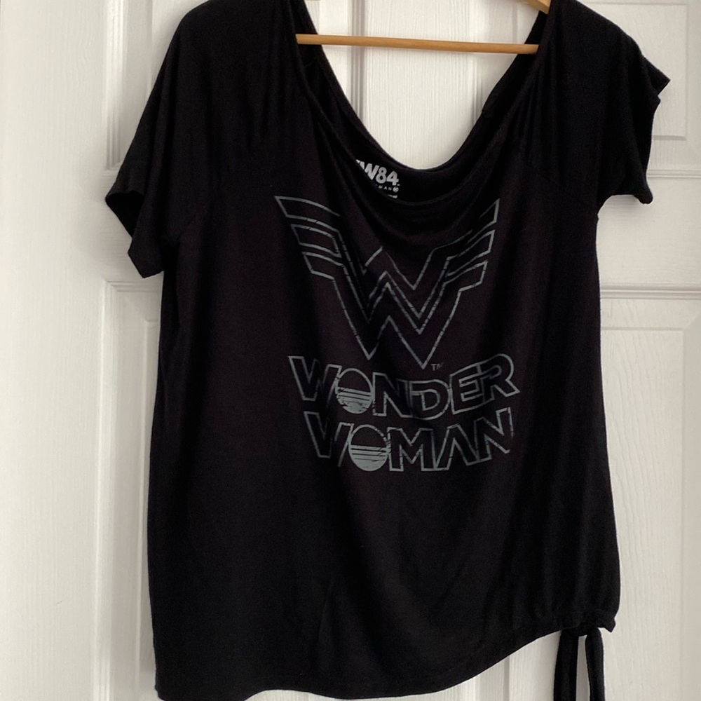 Torrid Wonder Woman shirt off the shoulder. Size 00